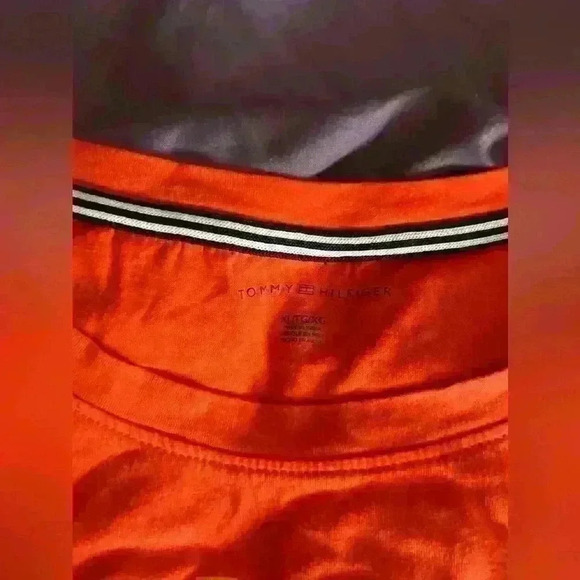 Tommy Hilfiger T-shirt ladies orangy color size  XL - Picture 2 of 5